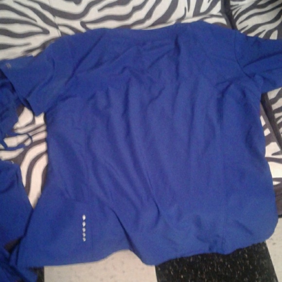 Royal blue scrub top and 2 bottoms - Picture 3 of 7